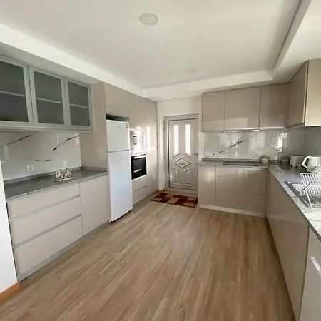 Nyaraló Vivenda Caixilao Casa Com 3 Quartos Viana do Castelo