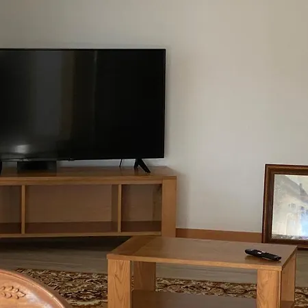 Vivenda Caixilao Casa Com 3 Quartos