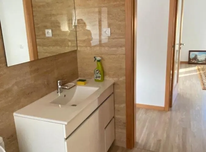 בית נופש Vivenda Caixilao Casa Com 3 Quartos *